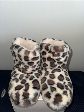 Faux Fur Leopard Print Women's Bootie Slippers - Brown/Black